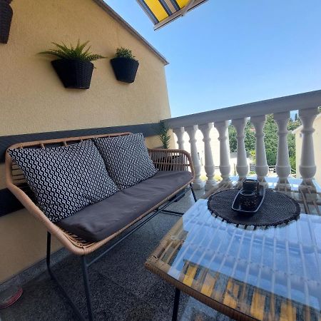 Apartman Moris Malinska Buitenkant foto