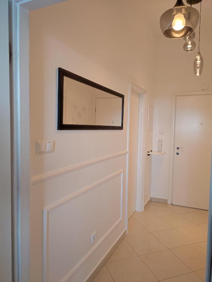 Apartman Moris Malinska Buitenkant foto