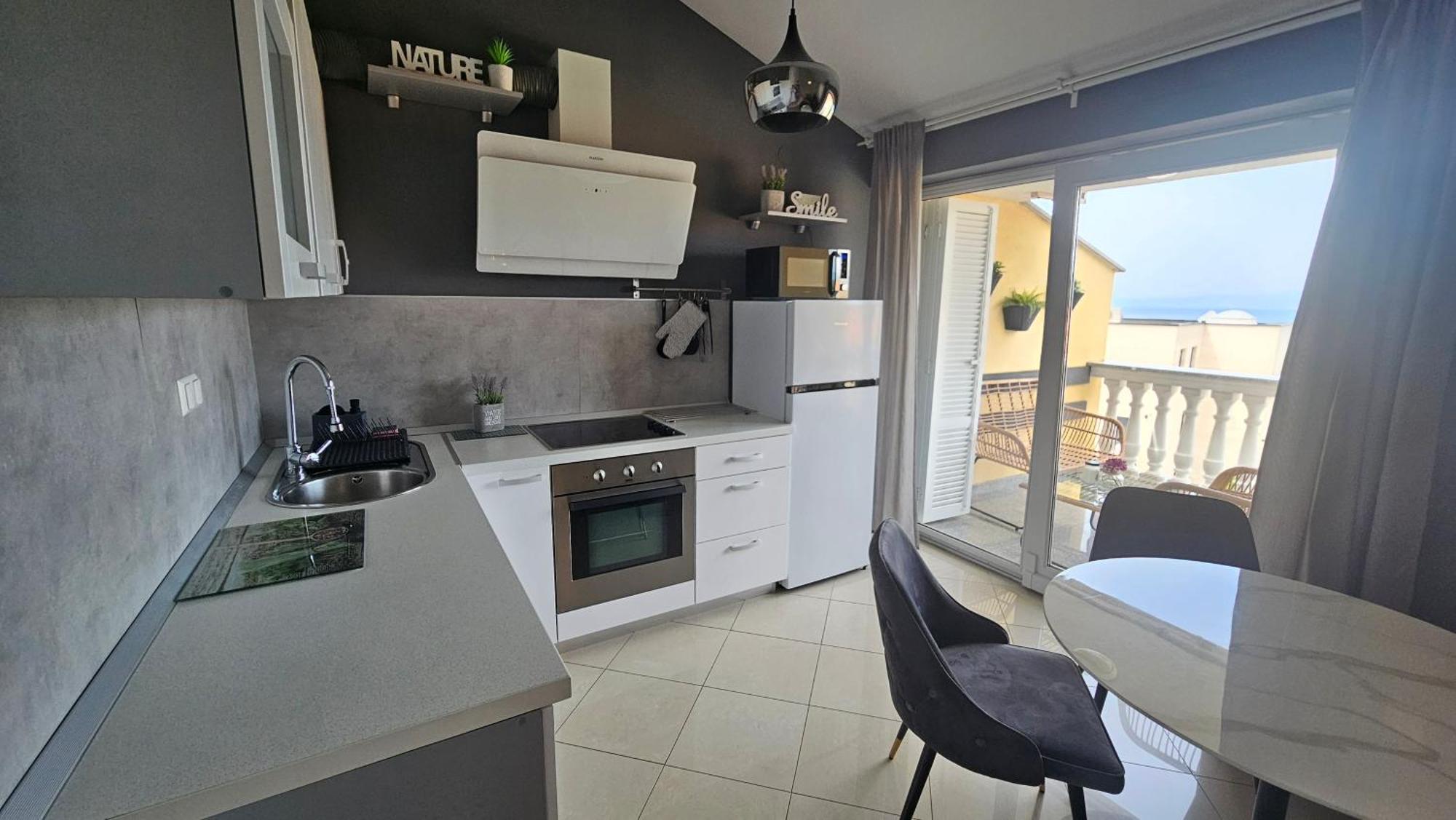 Apartman Moris Malinska Buitenkant foto