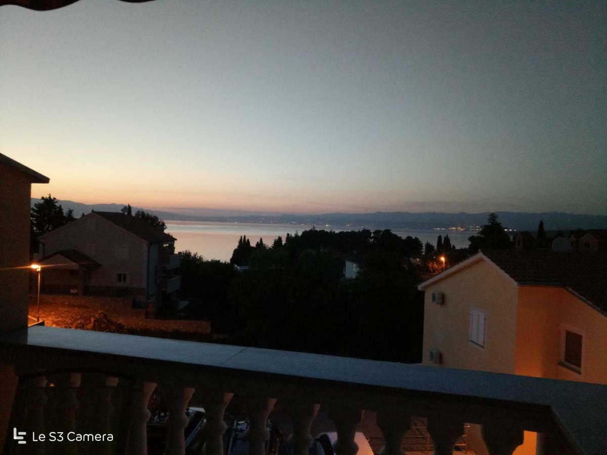 Apartman Moris Malinska Buitenkant foto